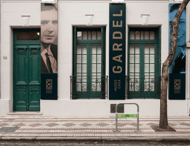 Entrada del museo Casa Carlos Gardel